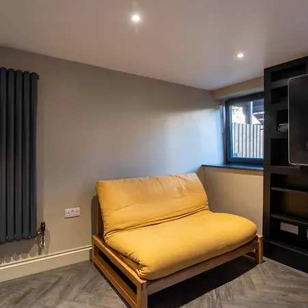 Contemporary City Centre With Private Patio Appartement