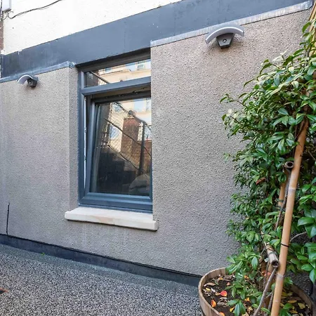 Contemporary City Centre With Private Patio Apartment Bristol
