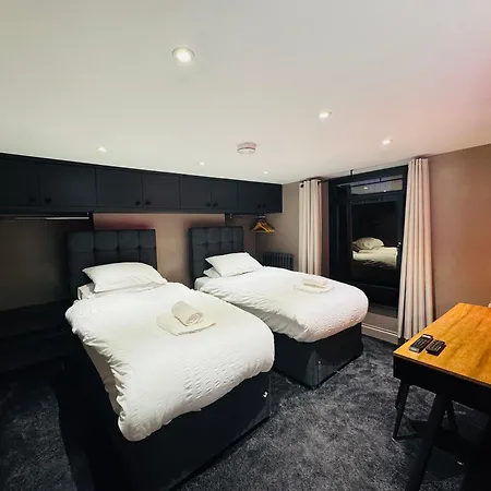 Contemporary City Centre With Private Patio * Bristol