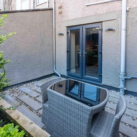 Contemporary City Centre With Private Patio בריסטול